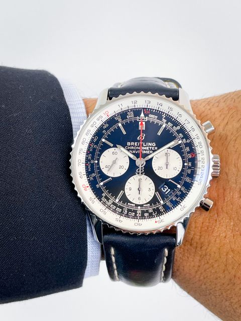 Breitling Navitimer 01 AB0121 Image 4